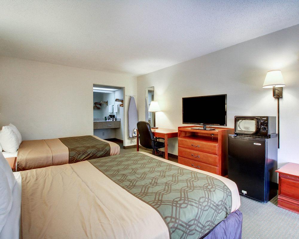 גאלפורט Econo Lodge Inn & Suites מראה חיצוני תמונה