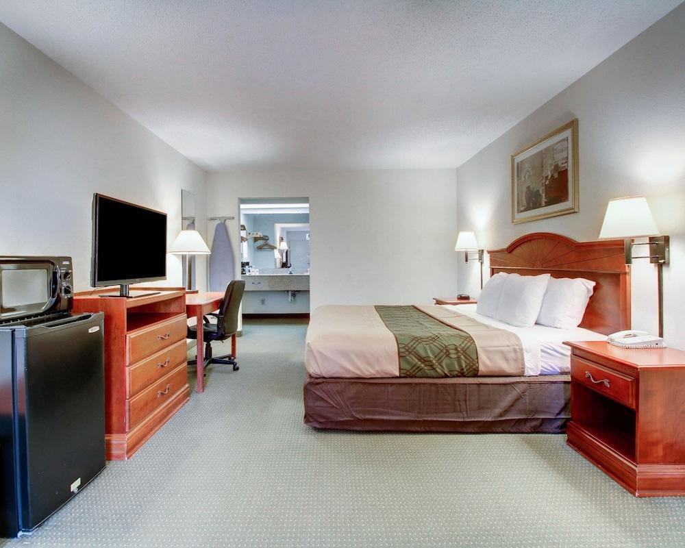גאלפורט Econo Lodge Inn & Suites מראה חיצוני תמונה