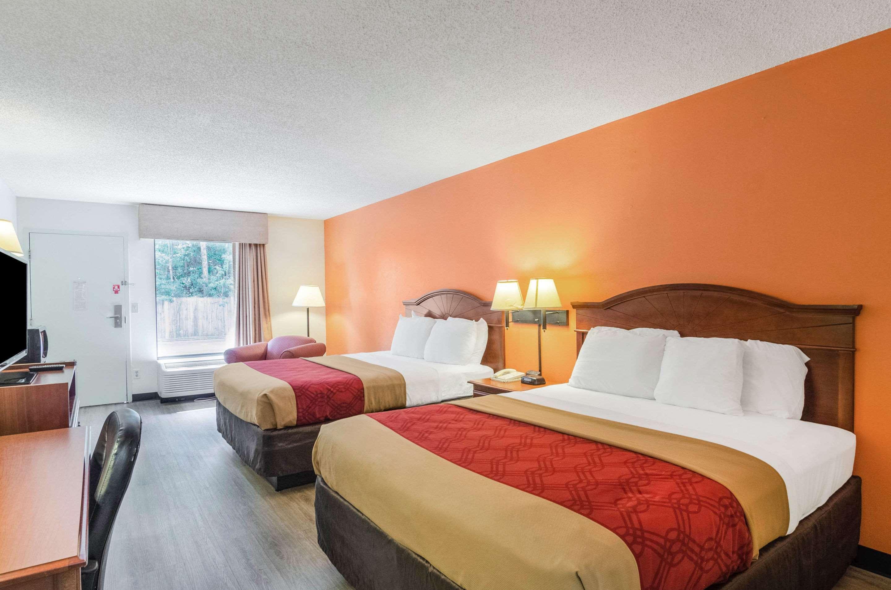 גאלפורט Econo Lodge Inn & Suites מראה חיצוני תמונה
