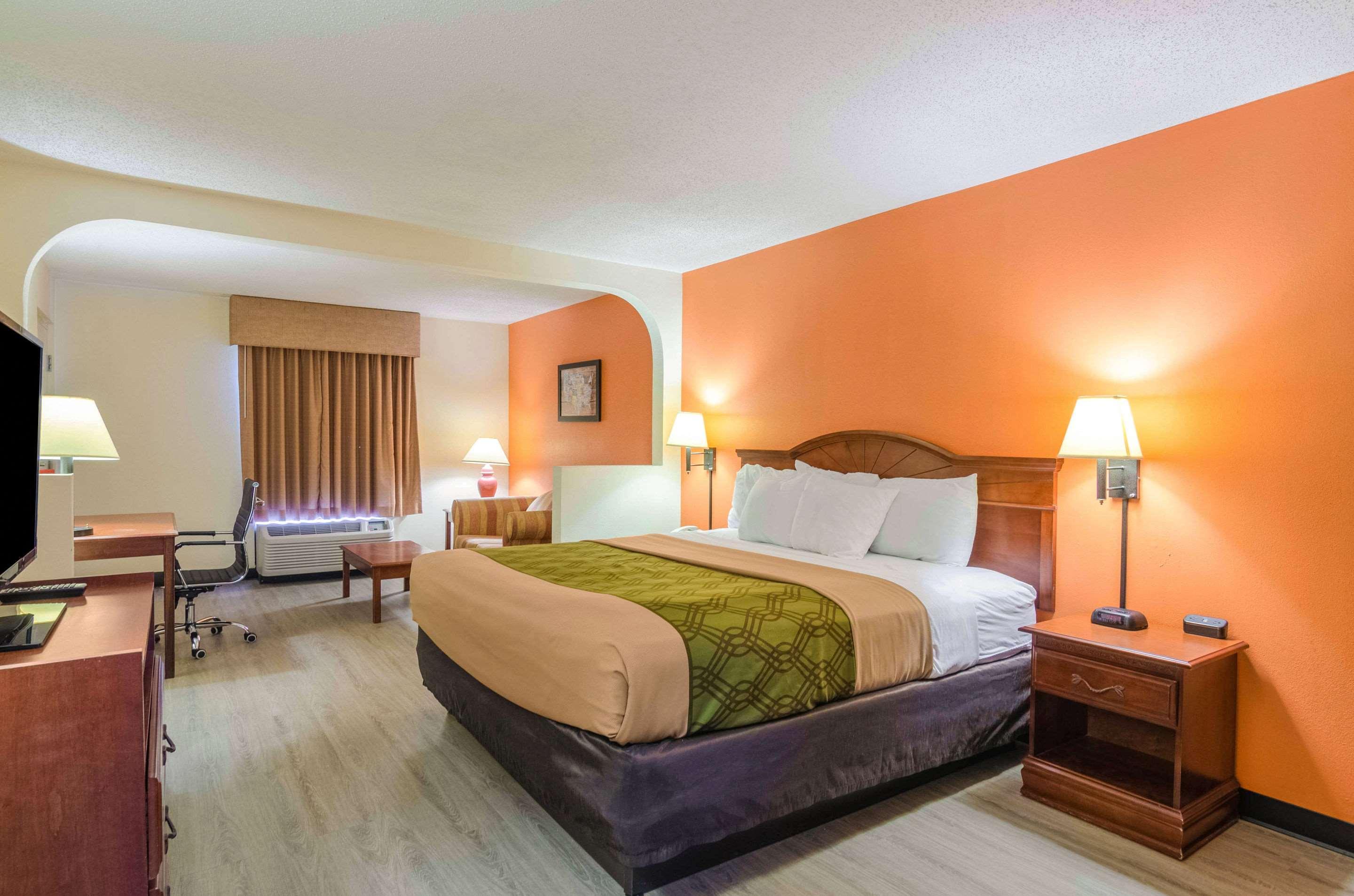 גאלפורט Econo Lodge Inn & Suites מראה חיצוני תמונה
