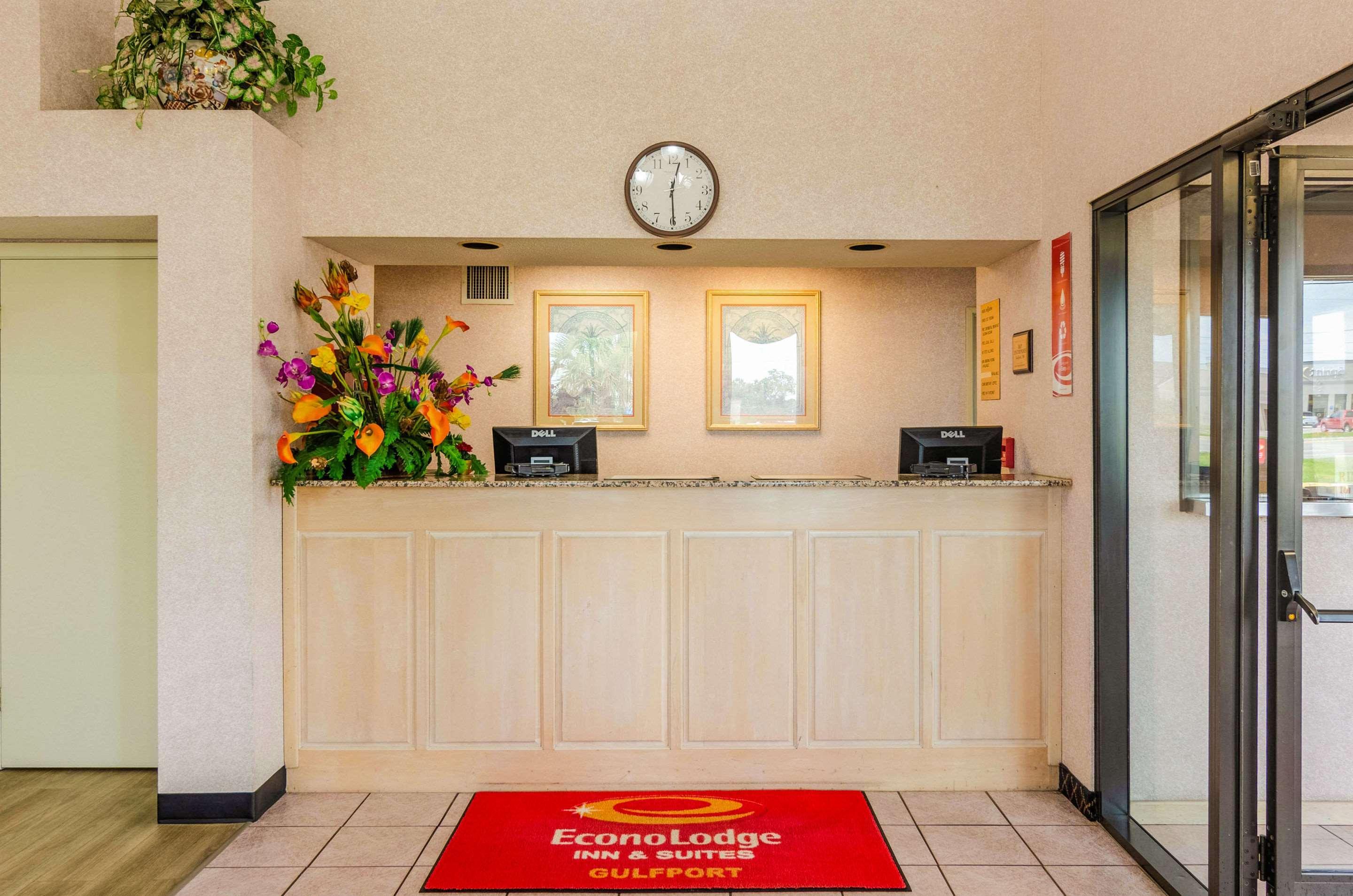 גאלפורט Econo Lodge Inn & Suites מראה חיצוני תמונה