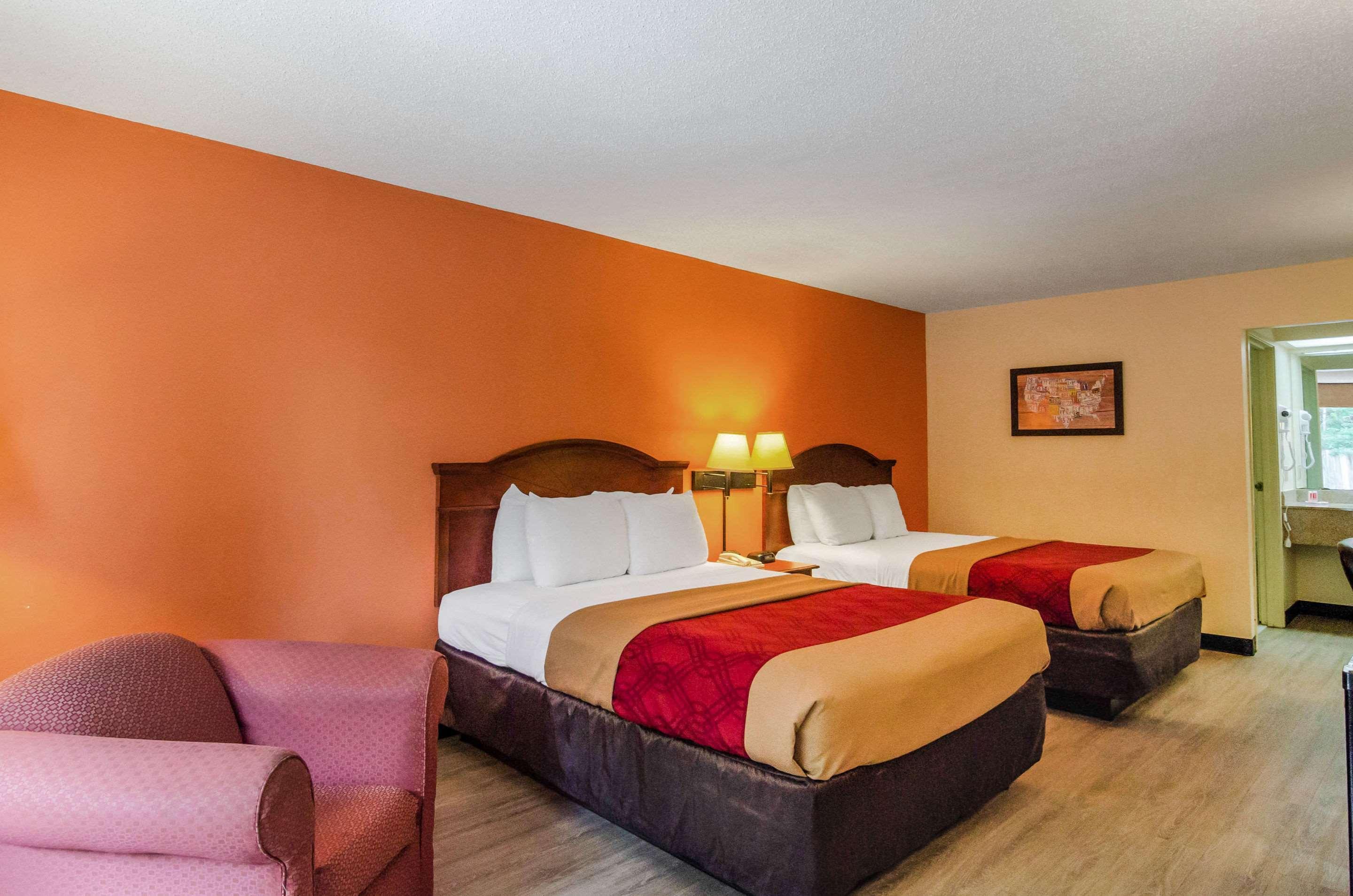 גאלפורט Econo Lodge Inn & Suites מראה חיצוני תמונה