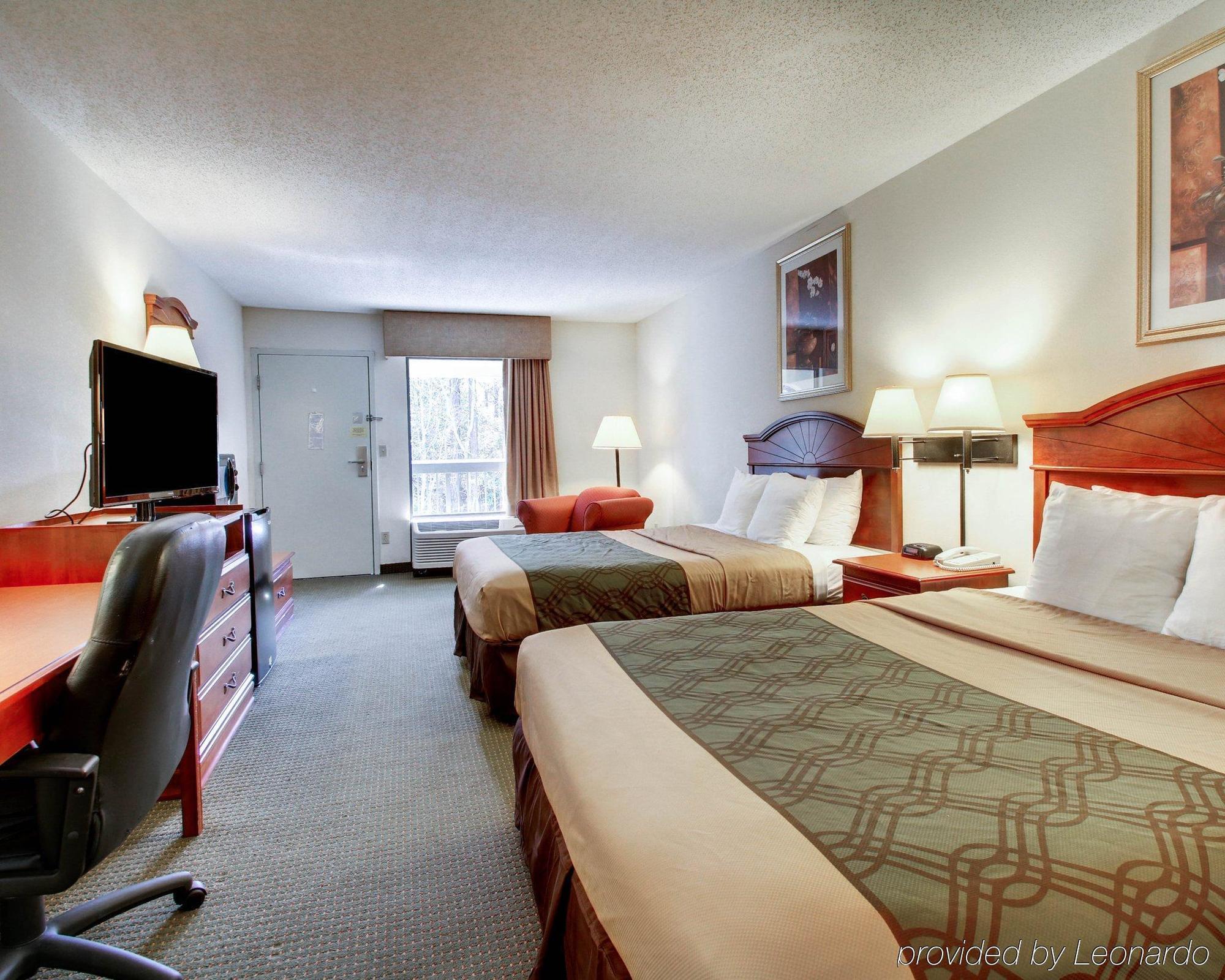 גאלפורט Econo Lodge Inn & Suites מראה חיצוני תמונה