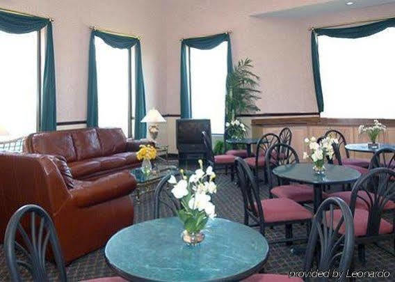 גאלפורט Econo Lodge Inn & Suites מראה חיצוני תמונה
